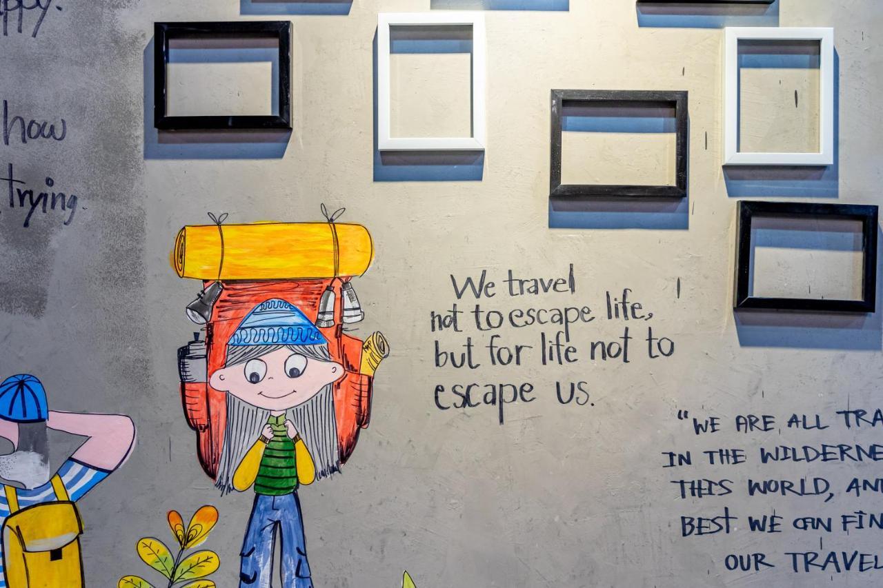 The Beds Ever Hostel (Adults Only) Bangkok Exterior foto