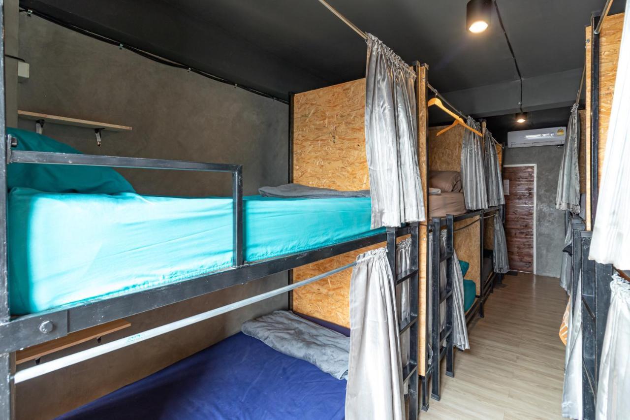 The Beds Ever Hostel (Adults Only) Bangkok Exterior foto